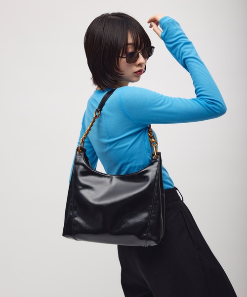 TONER(トナー)の「ワイドチェーンワンショルダーバッグ/ロゴプレート付き(ショルダーバッグ・レディース・ブラウン/レッド/ブラック・FREE)」の6枚目の写真
