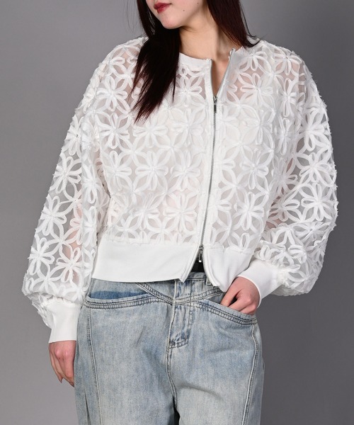 aimoha（アイモハ）の「花柄チュールWZIPブルゾン（ブルゾン・レディース・オフホワイト/ブラック・FREE）」の2枚目の写真