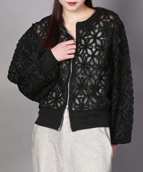 aimoha（アイモハ）の「花柄チュールWZIPブルゾン（ブルゾン・レディース・オフホワイト/ブラック・FREE）」の9枚目の写真