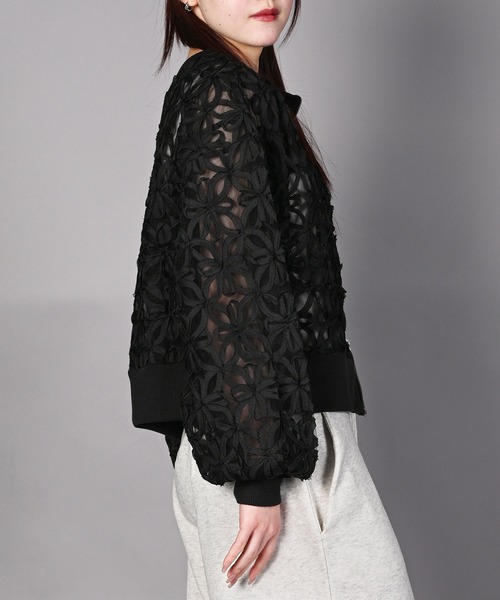 aimoha（アイモハ）の「花柄チュールWZIPブルゾン（ブルゾン・レディース・オフホワイト/ブラック・FREE）」の5枚目の写真