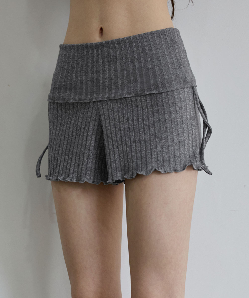 DEVIWEAR（デヴィウェア）の「女性ヨガウェア DEVI-B0088-チャコール ピラティス ビビアナ ショーリングショーツ（その他パンツ・レディース・チャコール・S/M）」の12枚目の写真