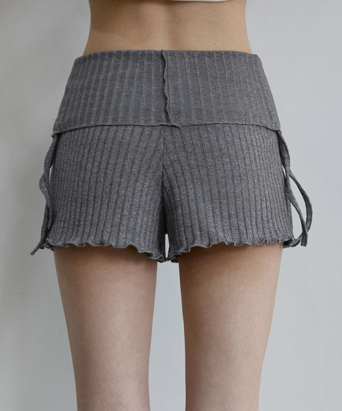 DEVIWEAR（デヴィウェア）の「女性ヨガウェア DEVI-B0088-チャコール ピラティス ビビアナ ショーリングショーツ（その他パンツ・レディース・チャコール・S/M）」の11枚目の写真