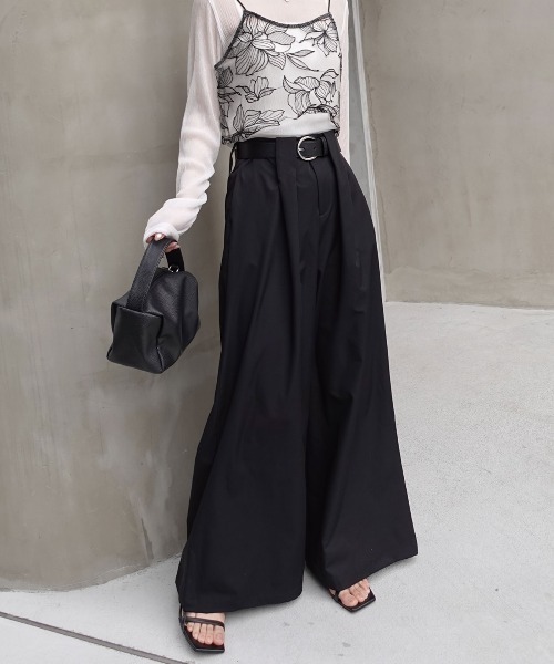 CORNERS(コーナーズ)の「マシュマロツイルハイウエストタックワイドパンツ(スラックス・レディース・ブラック/オフホワイト/ベージュ・M)」の3枚目の写真