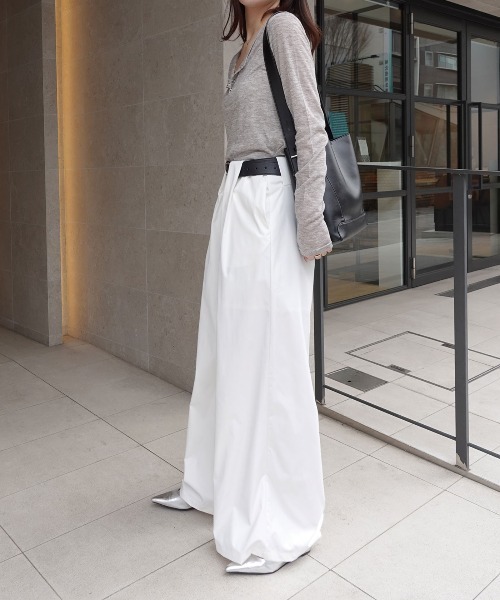 CORNERS(コーナーズ)の「マシュマロツイルハイウエストタックワイドパンツ(スラックス・レディース・ブラック/オフホワイト/ベージュ・M)」の6枚目の写真