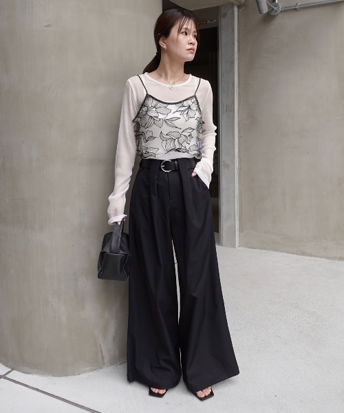 CORNERS(コーナーズ)の「マシュマロツイルハイウエストタックワイドパンツ(スラックス・レディース・ブラック/オフホワイト/ベージュ・M)」の11枚目の写真