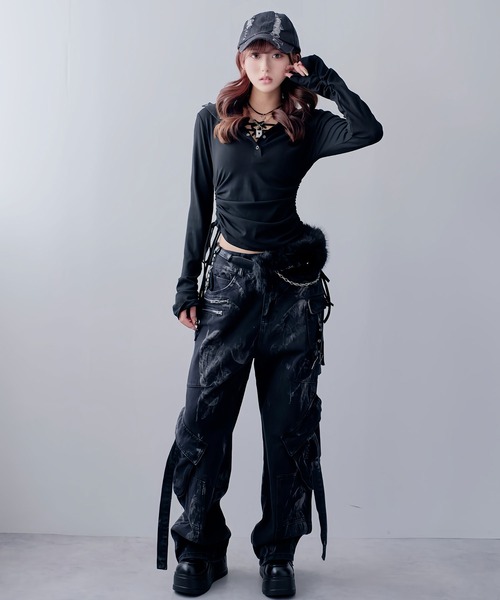 Diable baiser(ディアブルベーゼ)の「ヴィンテージ加工風ポケットデザインワイドパンツ(その他パンツ・レディース・ブラック・MEDIUM/LL/LARGE)」の2枚目の写真