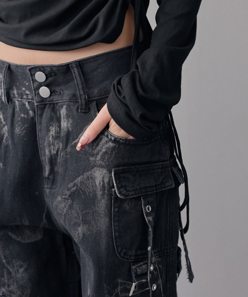 Diable baiser(ディアブルベーゼ)の「ヴィンテージ加工風ポケットデザインワイドパンツ(その他パンツ・レディース・ブラック・MEDIUM/LL/LARGE)」の16枚目の写真