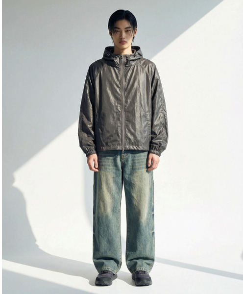 APOSTROPHE COMMA(アポストロフィコンマ)の「グロッシースティッチクロップフードジップアップジャケット_ライトグレー(ナイロンジャケット・レディース・その他・SMALL/MEDIUM/LARGE)」の2枚目の写真