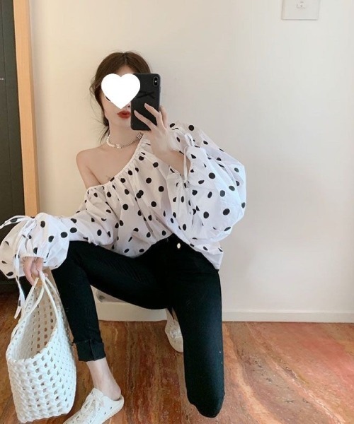 Ritzy（リッツィー）の「オフショルダー 水玉パフスリーブブラウス（シャツ/ブラウス・レディース・ホワイト・M）」の13枚目の写真