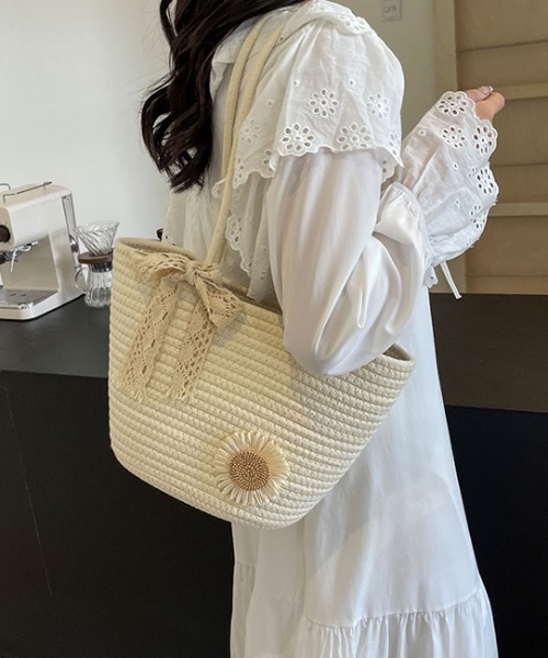 SHEPP(シープ)の「レースリボン付き ペーパー編み カゴトートバッグ(かごバッグ・レディース・アイボリー/ベージュ・F)」の3枚目の写真