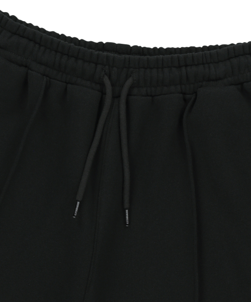 BROWNBREATH(ブラウンブレス)の「TAG TUCK SWEAT SHORTS - BLACK(その他パンツ・レディース・その他・SMALL/MEDIUM/LARGE/X-LARGE)」の5枚目の写真
