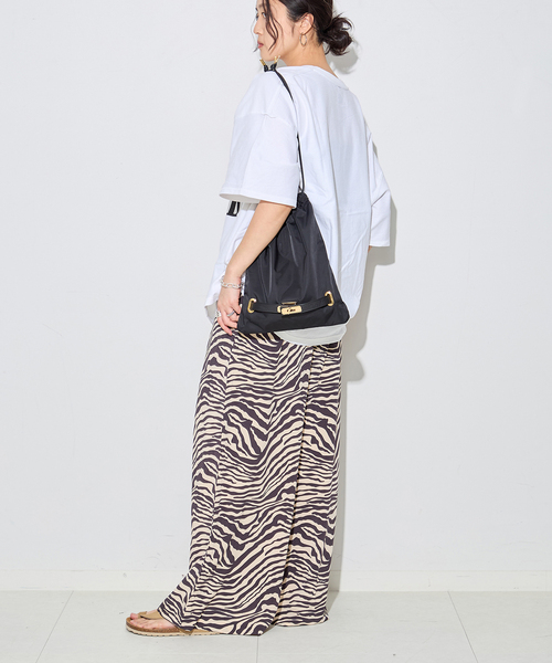 journal standard L'essage(ジャーナルスタンダードレサージュ)の「別注【LUSANA / ルサーナ】CICI PANT:パンツ(その他パンツ・レディース・ベージュ/ブラック・X-SMALL/SMALL)」の4枚目の写真