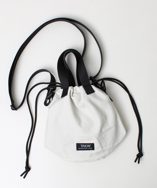 TAION（タイオン）の「【TAION / タイオン】MOUNTAIN BUCKET BAG（ショルダーバッグ・メンズ・ブラック/オリーブ/ライトグレー/ネイビー・FREE）」の2枚目の写真