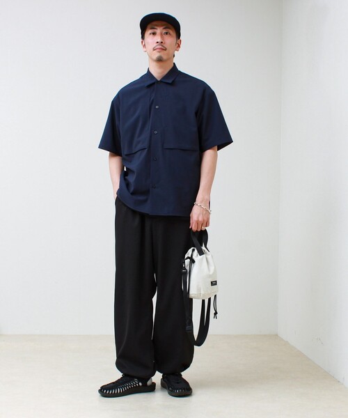 TAION（タイオン）の「【TAION / タイオン】MOUNTAIN BUCKET BAG（ショルダーバッグ・メンズ・ブラック/オリーブ/ライトグレー/ネイビー・FREE）」の5枚目の写真
