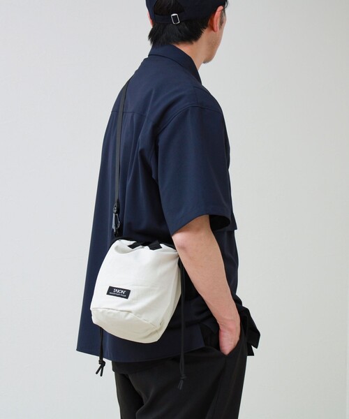 TAION（タイオン）の「【TAION / タイオン】MOUNTAIN BUCKET BAG（ショルダーバッグ・メンズ・ブラック/オリーブ/ライトグレー/ネイビー・FREE）」の9枚目の写真