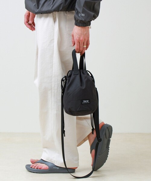 TAION（タイオン）の「【TAION / タイオン】MOUNTAIN BUCKET BAG（ショルダーバッグ・メンズ・ブラック/オリーブ/ライトグレー/ネイビー・FREE）」の16枚目の写真