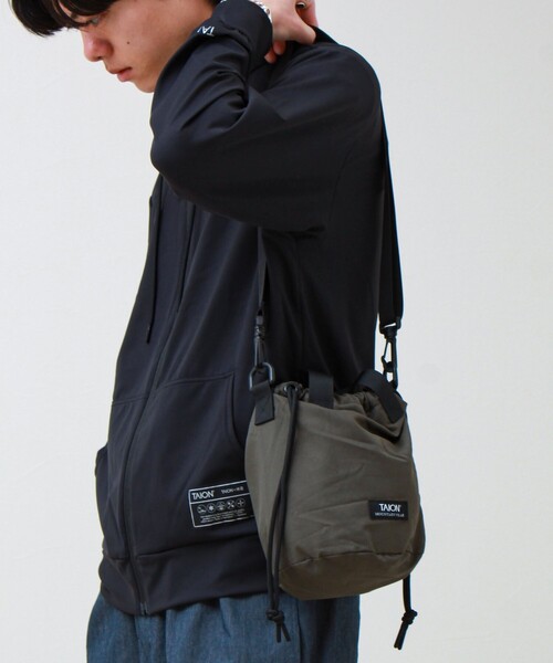 TAION（タイオン）の「【TAION / タイオン】MOUNTAIN BUCKET BAG（ショルダーバッグ・メンズ・ブラック/オリーブ/ライトグレー/ネイビー・FREE）」の19枚目の写真