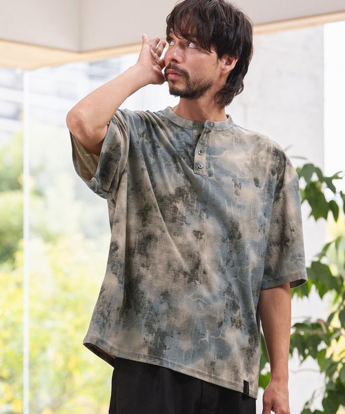 CAMBIO(カンビオ)の「mt10467-Fade Distressed Henley Neck Tee ヘンリーネックTシャツ(PF-261-021)(Tシャツ/カットソー・メンズ・ブラック/サックスブルー・M/L)」の13枚目の写真