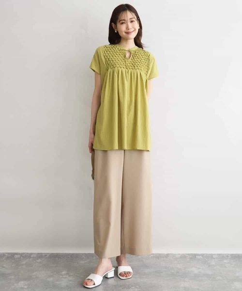MK MICHEL KLEIN（エムケーミッシェルクラン）の「[洗える]ハンドスモッキングブラウス（Tシャツ/カットソー・レディース・マスタード/ホワイト・38）」の5枚目の写真