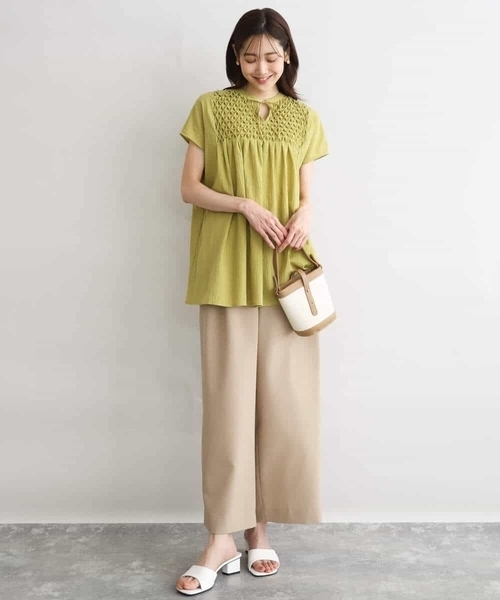 MK MICHEL KLEIN（エムケーミッシェルクラン）の「[洗える]ハンドスモッキングブラウス（Tシャツ/カットソー・レディース・マスタード/ホワイト・38）」の6枚目の写真