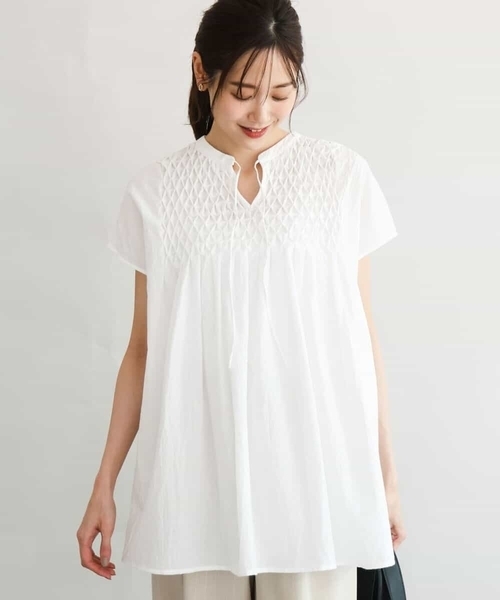 MK MICHEL KLEIN（エムケーミッシェルクラン）の「[洗える]ハンドスモッキングブラウス（Tシャツ/カットソー・レディース・マスタード/ホワイト・38）」の7枚目の写真