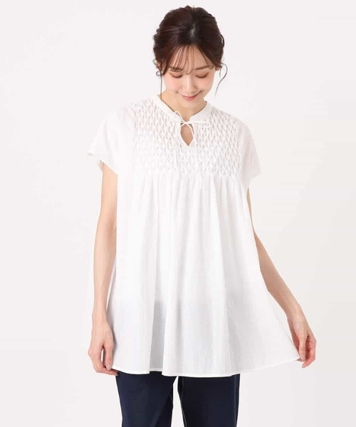 MK MICHEL KLEIN（エムケーミッシェルクラン）の「[洗える]ハンドスモッキングブラウス（Tシャツ/カットソー・レディース・マスタード/ホワイト・38）」の22枚目の写真