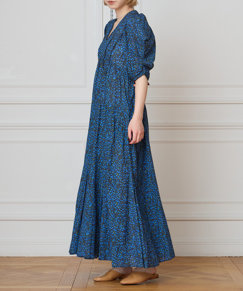 IENA LA BOUCLE(イエナラブークル)の「IENA LA BOUCLE Flower プリントワンピース(ワンピース・レディース・ネイビー・FREE)」の2枚目の写真