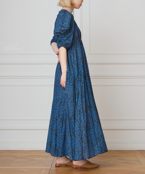IENA LA BOUCLE(イエナラブークル)の「IENA LA BOUCLE Flower プリントワンピース(ワンピース・レディース・ネイビー・FREE)」の4枚目の写真