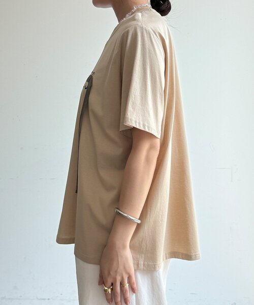 DouDou(ドゥドゥ)の「【WEB限定】ロゴテープTEE(Tシャツ/カットソー・レディース・ブラック/ベージュ/オフホワイト・FREE)」の11枚目の写真