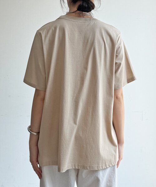 DouDou(ドゥドゥ)の「【WEB限定】ロゴテープTEE(Tシャツ/カットソー・レディース・ブラック/ベージュ/オフホワイト・FREE)」の10枚目の写真