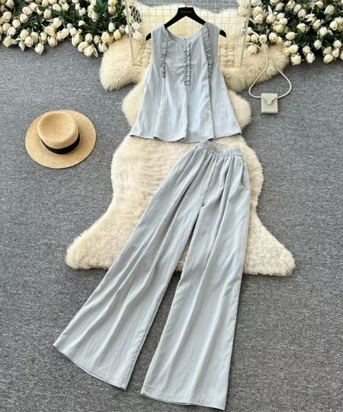 AMAJI(アマジ)の「ノースリーブ ラウンドネック フロントフリル トップス ワイドパンツ セットアップ(セットアップ・レディース・ベージュ/ホワイト/ネイビー/ライトブルー・FREE)」の3枚目の写真