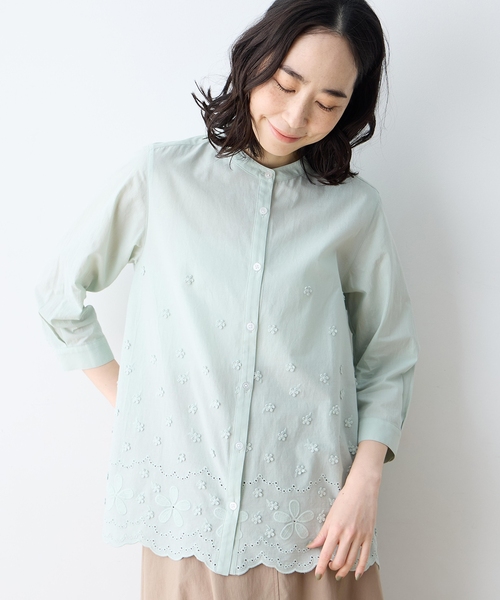 DECOY SINCE 1981(デコイシンスイチキュウハチイチ)の「フラワー刺繍バンドカラーブラウス【綿100%】(シャツ/ブラウス・レディース・ホワイト/グリーン/ネイビー・9号/11号/13号)」の4枚目の写真