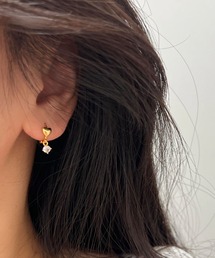 ハートデザイン フープピアス ミニマルシンプル 繊細可愛い ユニーク 高級感