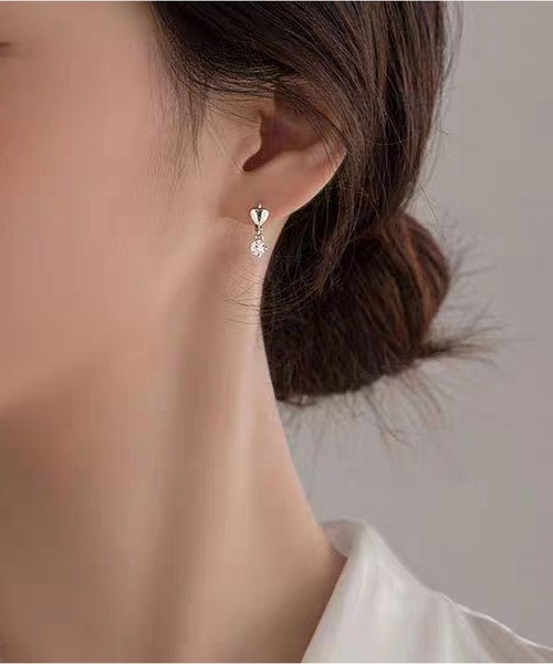LA VORAGINE(ラ ヴォラジネ)の「ハートデザイン フープピアス ミニマルシンプル 繊細可愛い ユニーク 高級感(ピアス(両耳用)・レディース・シルバー/ゴールド・FREE)」の17枚目の写真