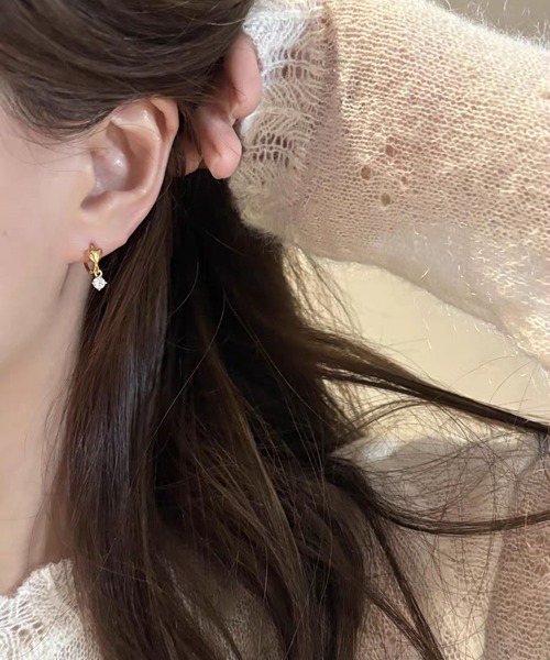LA VORAGINE(ラ ヴォラジネ)の「ハートデザイン フープピアス ミニマルシンプル 繊細可愛い ユニーク 高級感(ピアス(両耳用)・レディース・シルバー/ゴールド・FREE)」の6枚目の写真