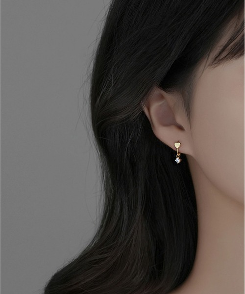LA VORAGINE(ラ ヴォラジネ)の「ハートデザイン フープピアス ミニマルシンプル 繊細可愛い ユニーク 高級感(ピアス(両耳用)・レディース・シルバー/ゴールド・FREE)」の9枚目の写真