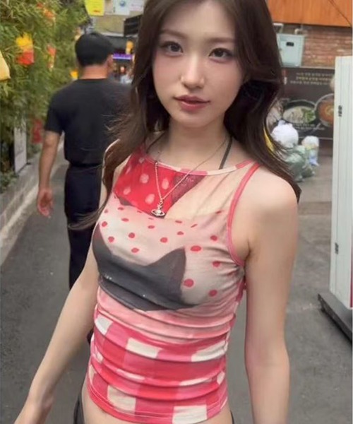 AsheKsha(アシクシャ)の「レトロなドット柄チェックの猫柄ショートトップス(タンクトップ・レディース・レッド・M)」の10枚目の写真