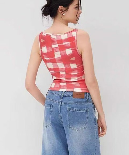 AsheKsha(アシクシャ)の「レトロなドット柄チェックの猫柄ショートトップス(タンクトップ・レディース・レッド・M)」の3枚目の写真