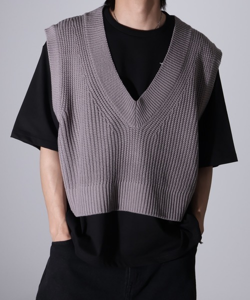 Art re A select(アトリエセレクト)の「【MADE IN KOREA】クロップド Vネックニットベスト(ニット/セーター・メンズ・チャコールグレー/ネイビー/アイボリー/ブラック・FREE)」の3枚目の写真