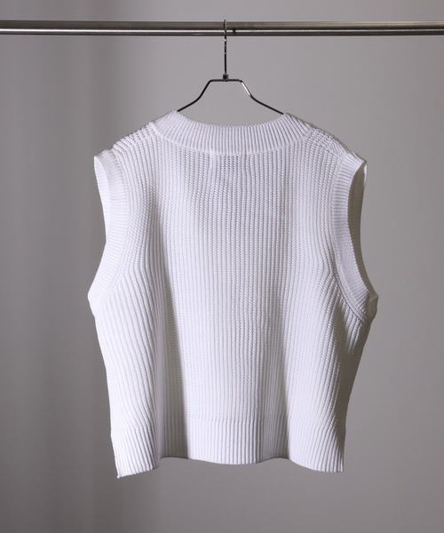 Art re A select(アトリエセレクト)の「【MADE IN KOREA】クロップド Vネックニットベスト(ニット/セーター・メンズ・チャコールグレー/ネイビー/アイボリー/ブラック・FREE)」の9枚目の写真