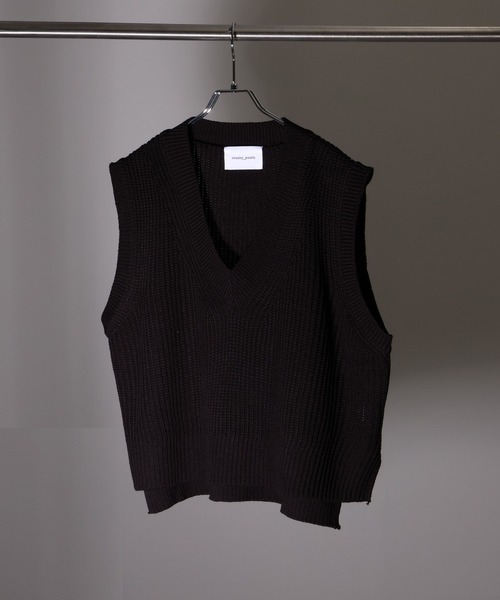 Art re A select(アトリエセレクト)の「【MADE IN KOREA】クロップド Vネックニットベスト(ニット/セーター・メンズ・チャコールグレー/ネイビー/アイボリー/ブラック・FREE)」の6枚目の写真