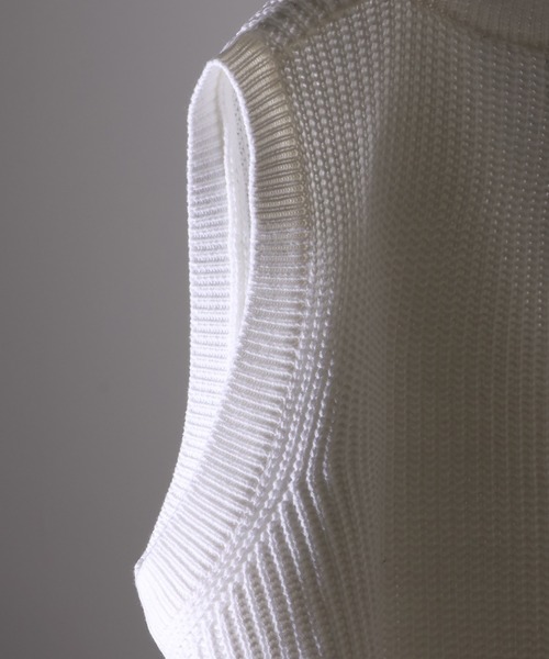 Art re A select(アトリエセレクト)の「【MADE IN KOREA】クロップド Vネックニットベスト(ニット/セーター・メンズ・チャコールグレー/ネイビー/アイボリー/ブラック・FREE)」の11枚目の写真