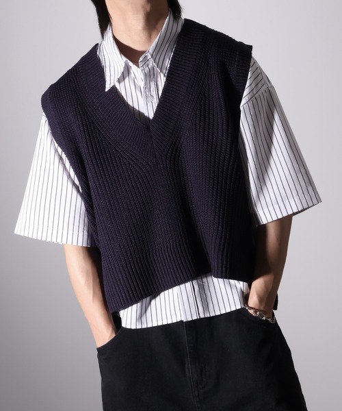 Art re A select(アトリエセレクト)の「【MADE IN KOREA】クロップド Vネックニットベスト(ニット/セーター・メンズ・チャコールグレー/ネイビー/アイボリー/ブラック・FREE)」の16枚目の写真