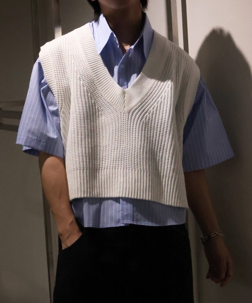 Art re A select(アトリエセレクト)の「【MADE IN KOREA】クロップド Vネックニットベスト(ニット/セーター・メンズ・チャコールグレー/ネイビー/アイボリー/ブラック・FREE)」の18枚目の写真