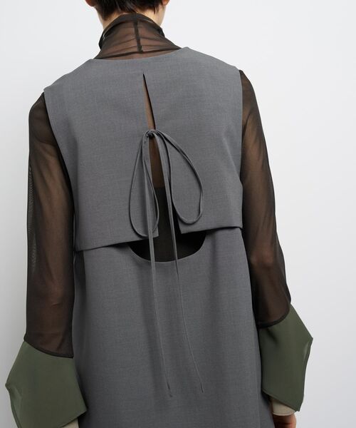 LANVIN en Bleu(ランバンオンブルー)の「ドライポリエステルバックオープンベスト(シャツ/ブラウス・レディース・グレー/ブラック/オフホワイト・38)」の10枚目の写真