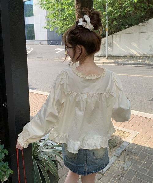 BLANC FICELLE(ブランフィセル)の「フリルカラー 長袖シャツ(シャツ/ブラウス・レディース・ブルー/アイボリー・M/L/XL)」の6枚目の写真