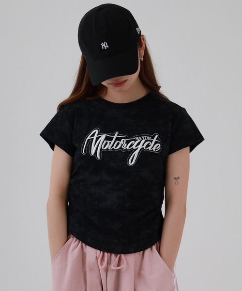 FUNALIVE(ファンアライブ)の「ABETTOR ムラ染め厚盛ロゴショート丈T 半袖(Tシャツ/カットソー・レディース・ブラック/アイボリー・FREE)」の10枚目の写真