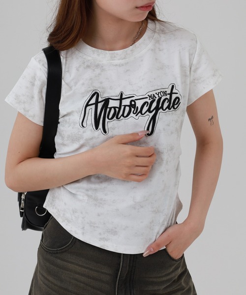 FUNALIVE(ファンアライブ)の「ABETTOR ムラ染め厚盛ロゴショート丈T 半袖(Tシャツ/カットソー・レディース・ブラック/アイボリー・FREE)」の3枚目の写真