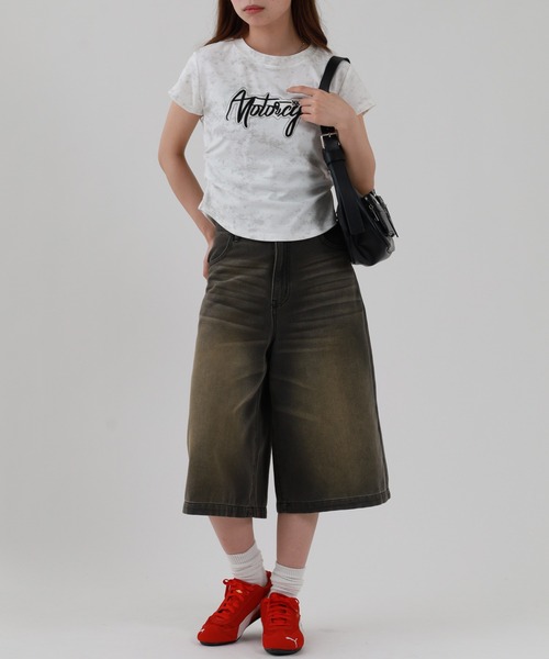 FUNALIVE(ファンアライブ)の「ABETTOR ムラ染め厚盛ロゴショート丈T 半袖(Tシャツ/カットソー・レディース・ブラック/アイボリー・FREE)」の5枚目の写真