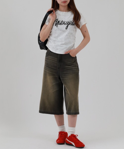 FUNALIVE(ファンアライブ)の「ABETTOR ムラ染め厚盛ロゴショート丈T 半袖(Tシャツ/カットソー・レディース・ブラック/アイボリー・FREE)」の6枚目の写真